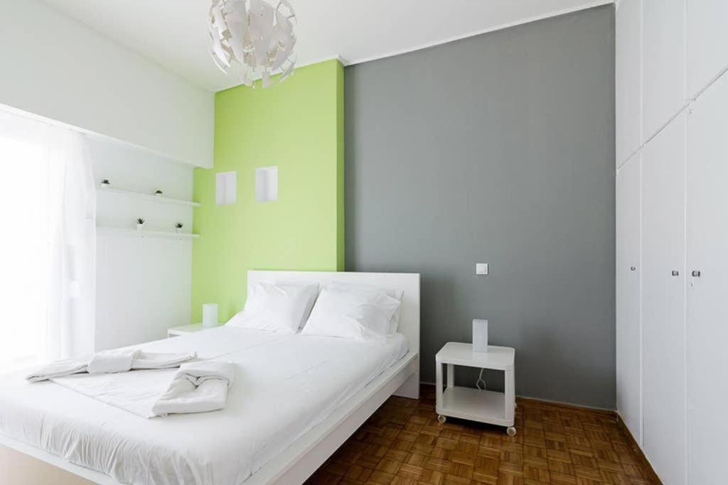 Sunlit 2Br Oasis In Metaxourghio 3Min From Metro Apartment Athens Ngoại thất bức ảnh