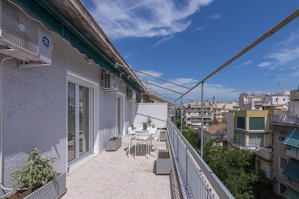Sunlit 2Br Oasis In Metaxourghio 3Min From Metro Apartment Athens Ngoại thất bức ảnh