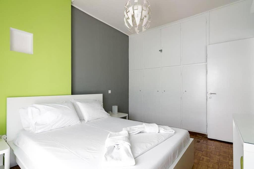 Sunlit 2Br Oasis In Metaxourghio 3Min From Metro Apartment Athens Ngoại thất bức ảnh