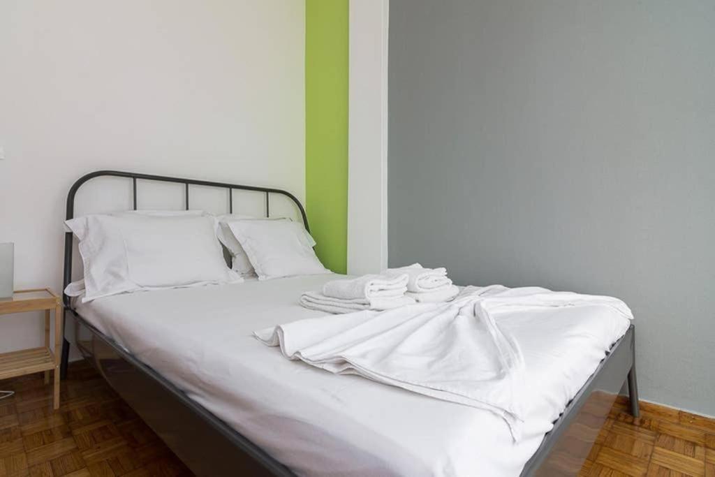 Sunlit 2Br Oasis In Metaxourghio 3Min From Metro Apartment Athens Ngoại thất bức ảnh