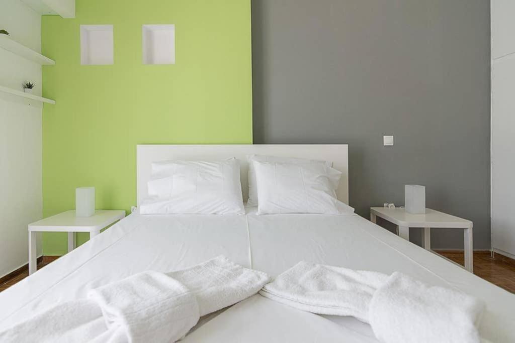 Sunlit 2Br Oasis In Metaxourghio 3Min From Metro Apartment Athens Ngoại thất bức ảnh