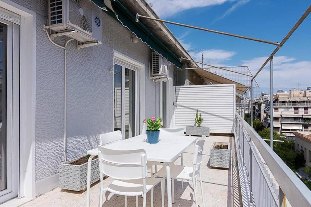Sunlit 2Br Oasis In Metaxourghio 3Min From Metro Apartment Athens Ngoại thất bức ảnh